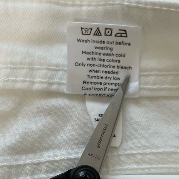 Draper James White Flare Wide Leg Jeans - Picture 3 of 6